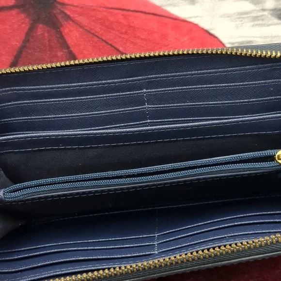 Fossil Navy Zip Around Leather Wallet - Picture 8 of 11